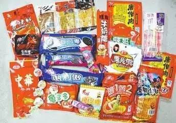 “五毛食品”包圍校園周邊,到底是誰的不作為?