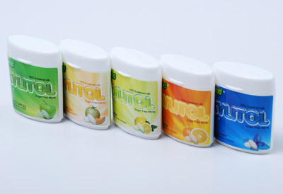 全自動雙側面貼標機 用于異形瓶 紅酒 白酒 食品罐類自動貼標簽 - 全自動雙側面貼標機 用于異形瓶 紅酒 白酒 食品罐類自動貼標簽廠家 - 全自動雙側面貼標機 用于異形瓶 紅酒 白酒 食品罐類自動貼標簽價格 - 東莞市一品自動化設備 - 