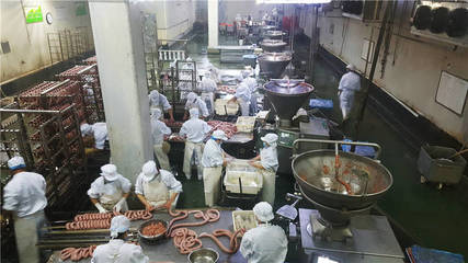 獨(dú)家現(xiàn)場(chǎng)實(shí)拍|中國(guó)最好吃的香腸是怎么做出來(lái)的