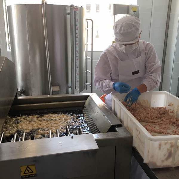 升官渡黃燜圓子 在天下楚菜廚王大賽上獲獎(jiǎng)