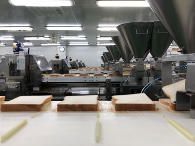 數(shù)字賦能讓松江這家企業(yè)產值6年翻7倍,每小時能生產7200條吐司